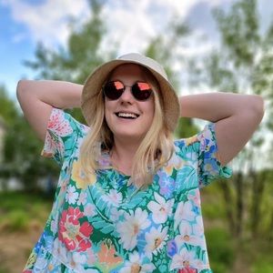 Meet your Posher, Julia